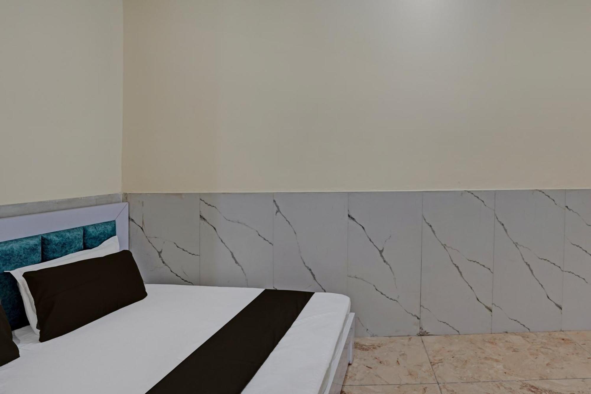 Hotel O Abhinav Hotel Noida Exterior foto