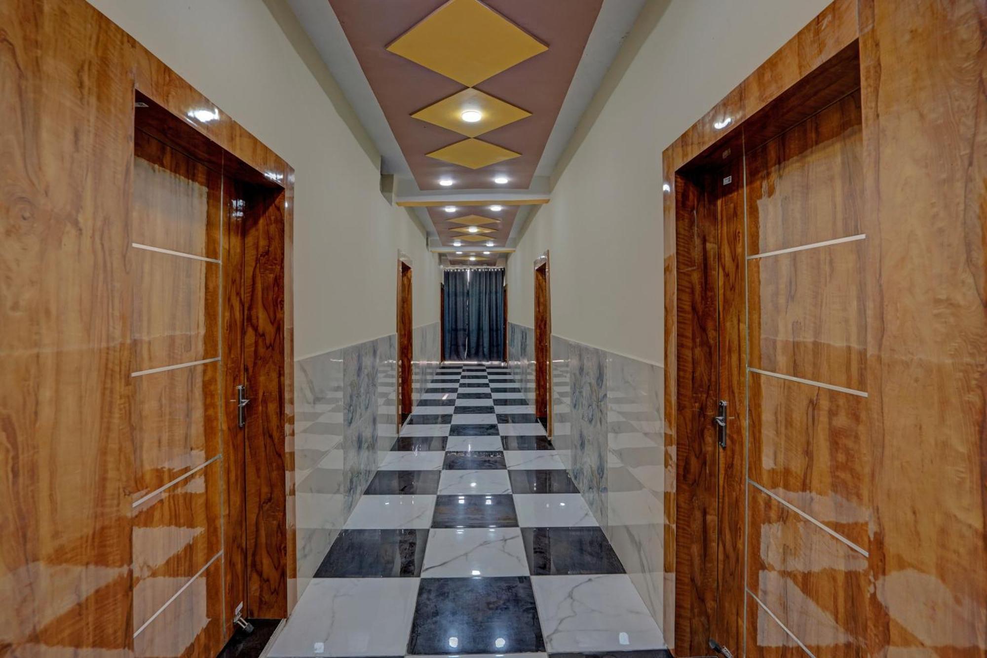 Hotel O Abhinav Hotel Noida Exterior foto
